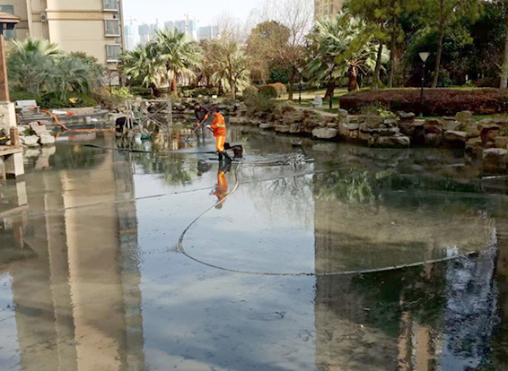 五龙口镇景观池淤泥清理
